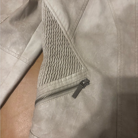 Bernardo Girls Jacket Women Size 14/16 Beige Zip Up & Buckle NWOT Pockets - Picture 8 of 12